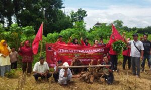 kadarwati gerakan ketahanan pangan di karangpakel 1