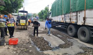 Perbaikan jalan