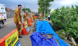 Bupati Klaten sidak talud ambrol di by pas selatan.