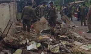 Satpol PP Klaten bongkar warung soto prostitusi